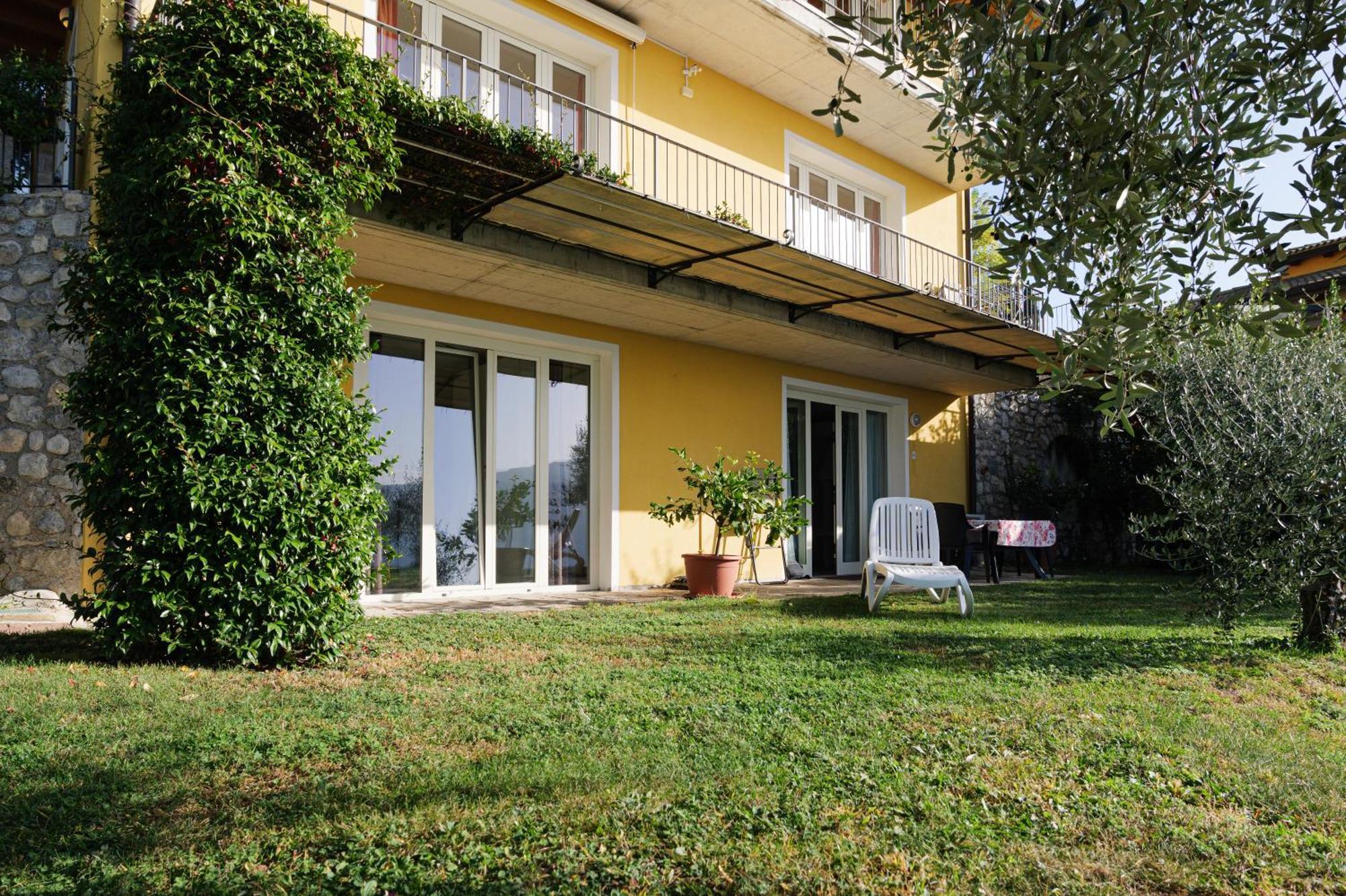 Casa Navla' Appartamenti "Ulivi"- "Fiori" -"Velieri"-"Luna"-"Nido"-"Taverna" ติญญาเล ภายนอก รูปภาพ