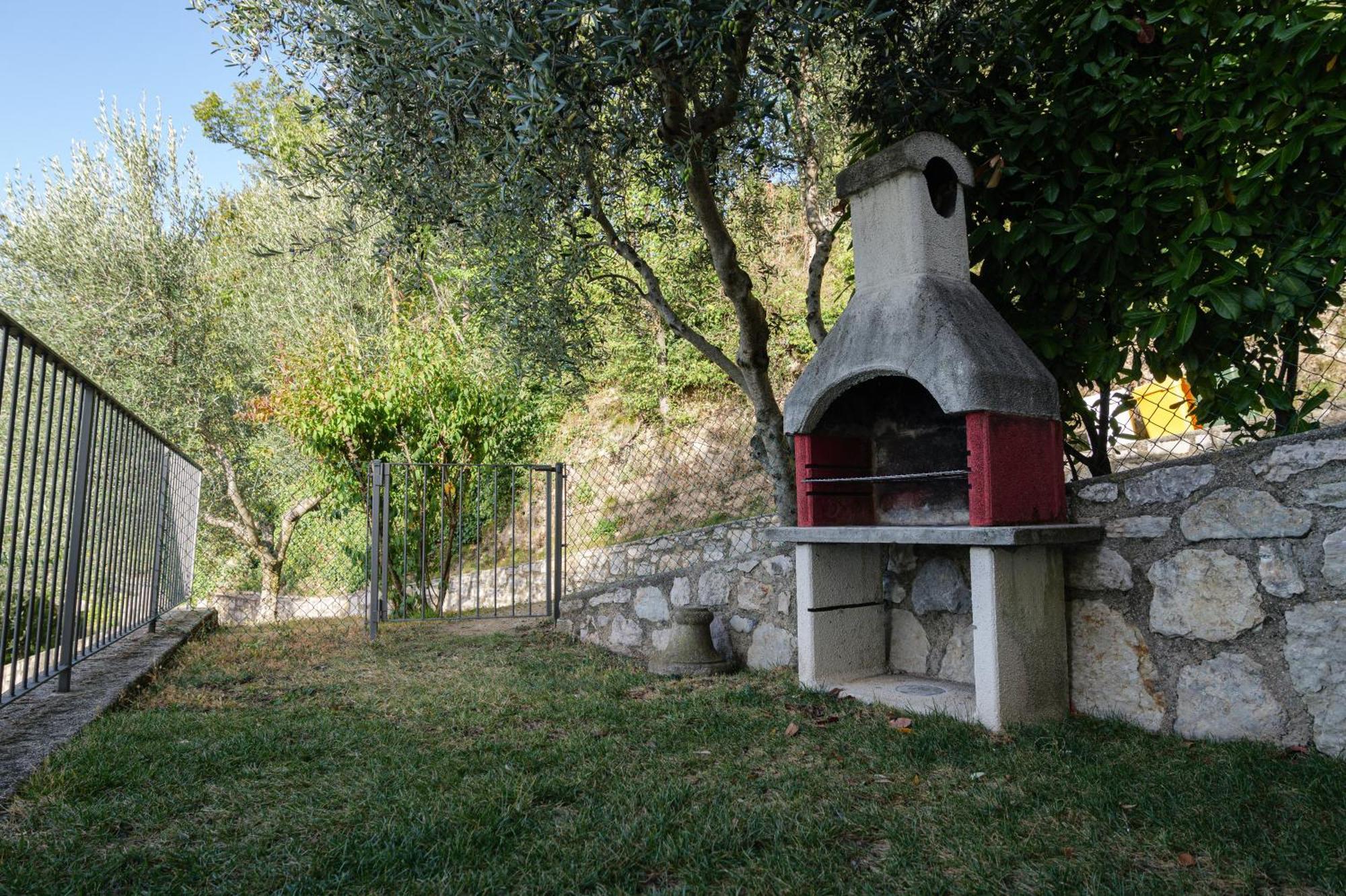 Casa Navla' Appartamenti "Ulivi"- "Fiori" -"Velieri"-"Luna"-"Nido"-"Taverna" ติญญาเล ภายนอก รูปภาพ